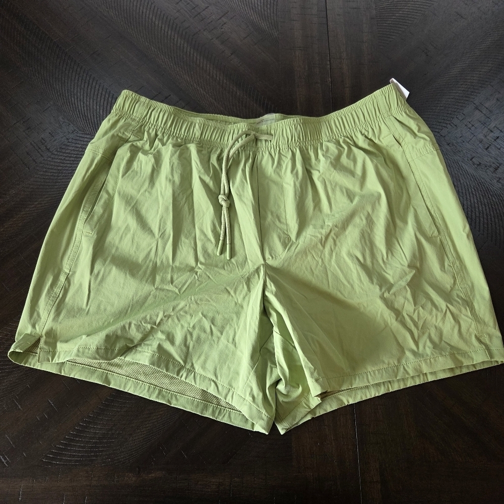 VRST Men's XL Green Seedling 5" Everyday Short with Zippered Pocket New Hiking